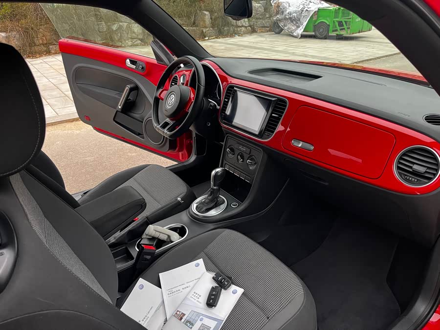 Volkswagen Beetle 2017 car image #8