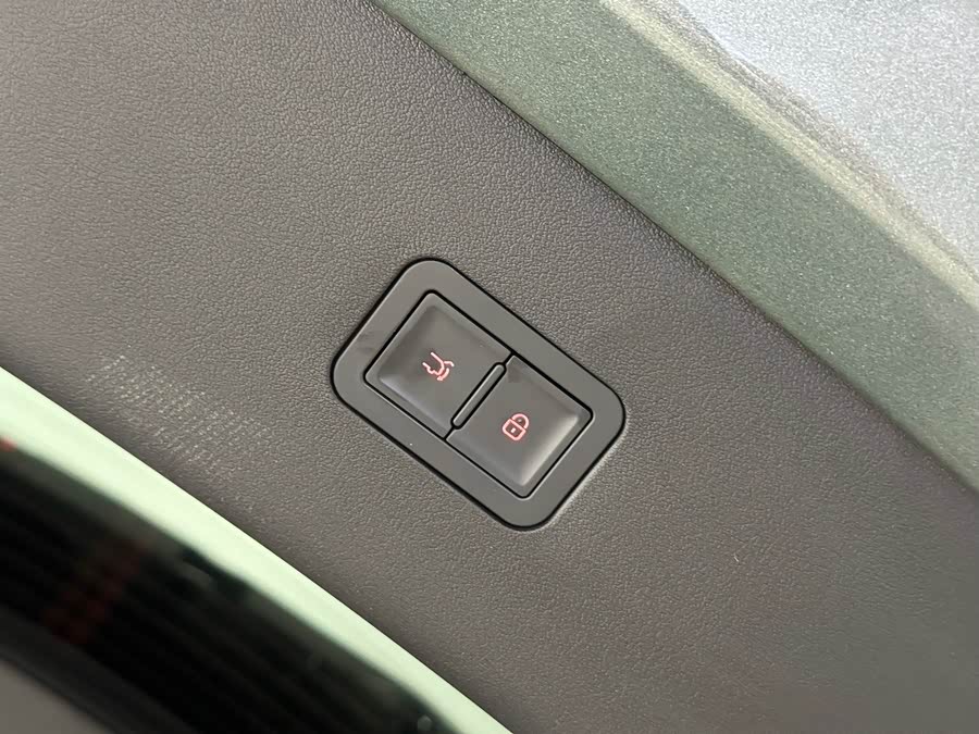 BYD Tang L 2025 #8 BYD Tang L 2025 car image #8