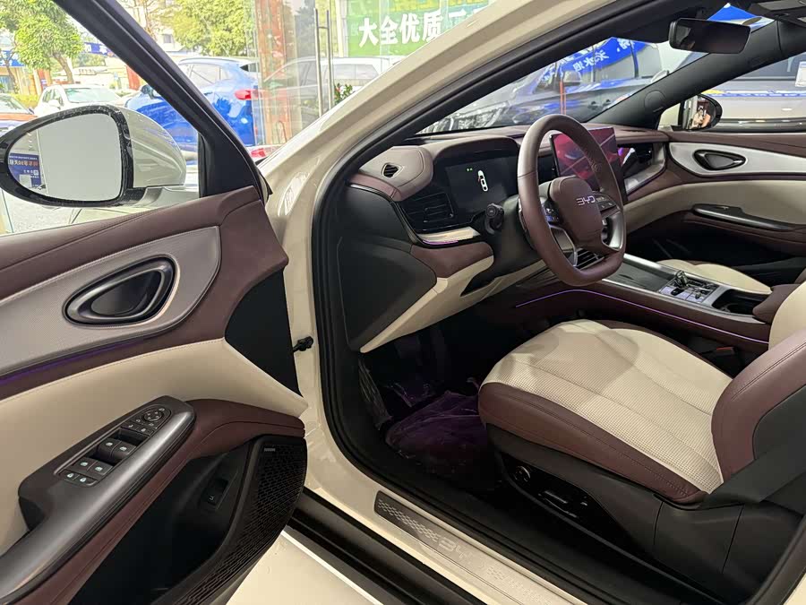 BYD Seal 07 DM-i 2025 car image #8