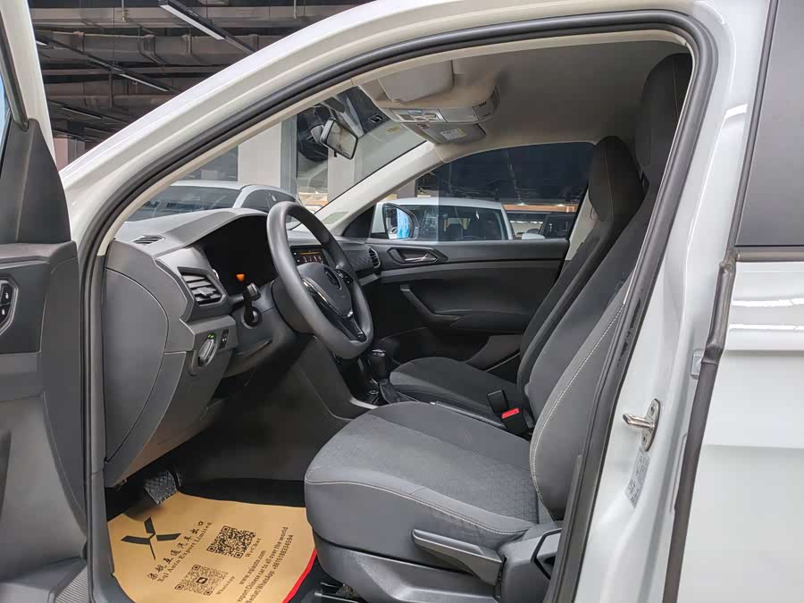 Volkswagen T-Cross 2023 car image #8