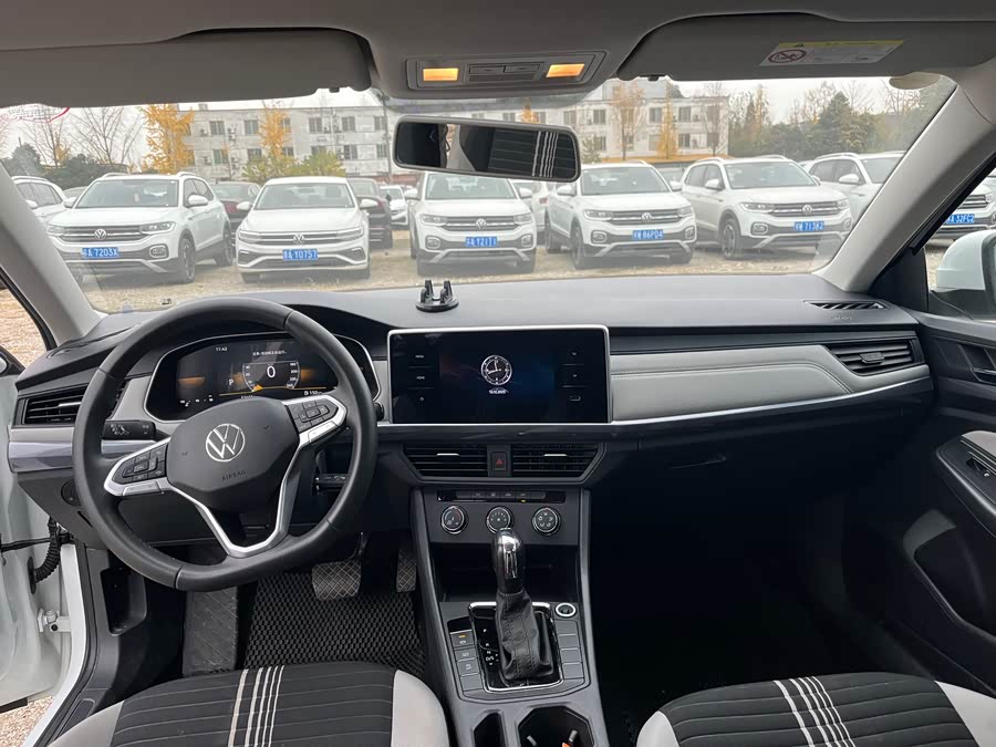 Volkswagen Bora 2024 car image #8