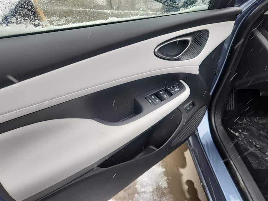 BYD Seal 05 DM-i 2025 car image #8