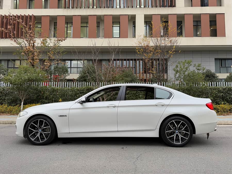 BMW 5 Series 2016 #8 BMW 5 Series 2016 car image #8