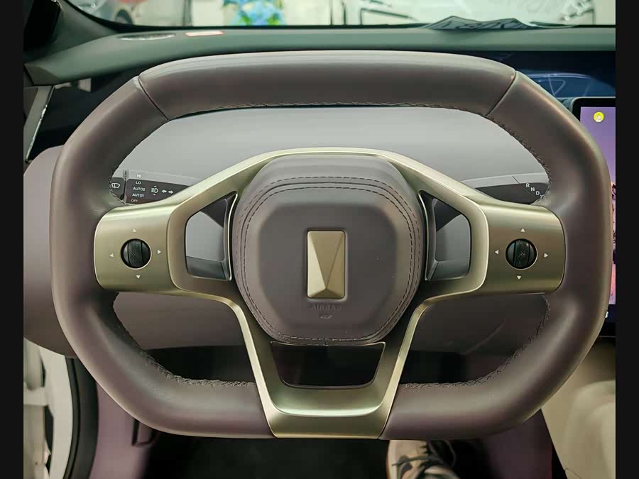 Avatr 12 2024 car image #8
