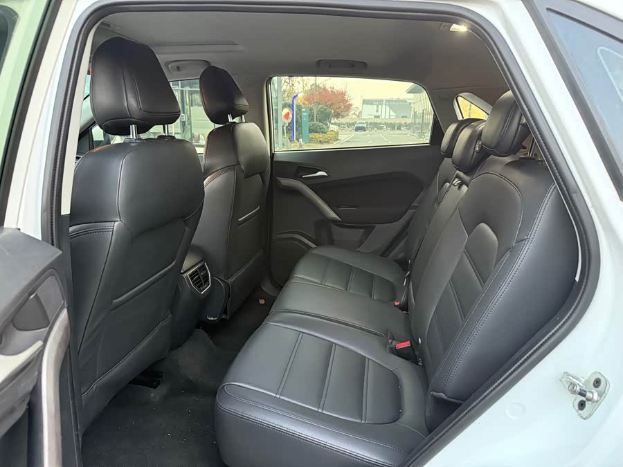 MG GS 2016 car image #8