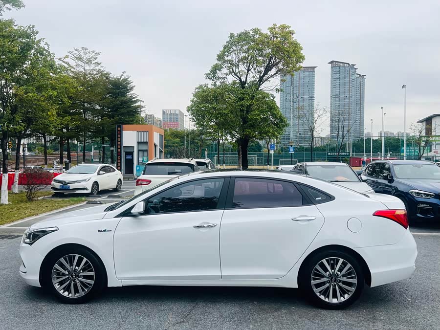 Hyundai Mistra 2017 car image #8