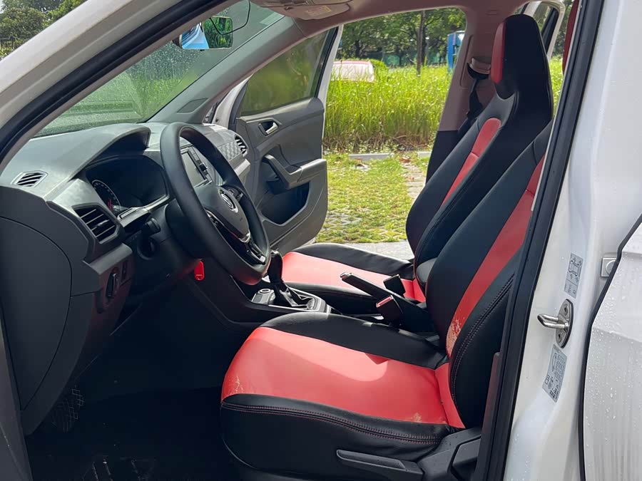 Volkswagen T-Cross 2019 #8 Volkswagen T-Cross 2019 car image #8