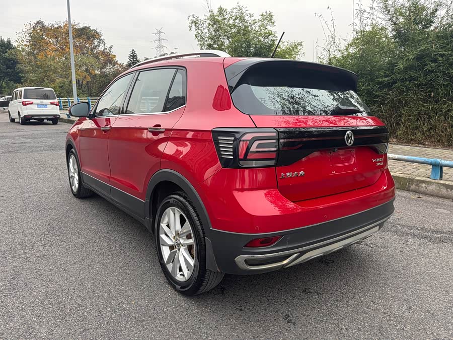 Volkswagen T-Cross 2019 #8 Volkswagen T-Cross 2019 car image #8