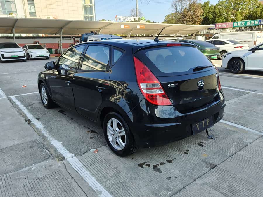 Hyundai i30 2010 car image #8
