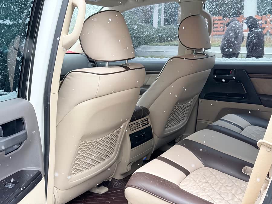 Toyota 2025 car image #8