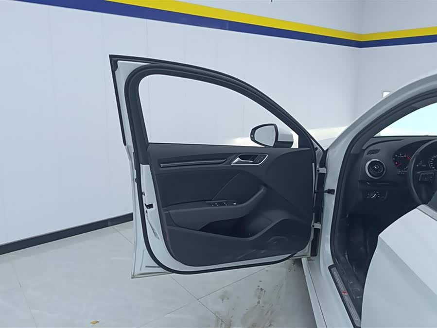 Audi A3 2019 car image #8
