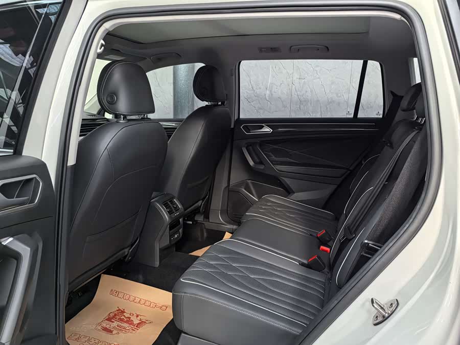 Volkswagen Tiguan L New Energy 2022 изображение автомобиля #8