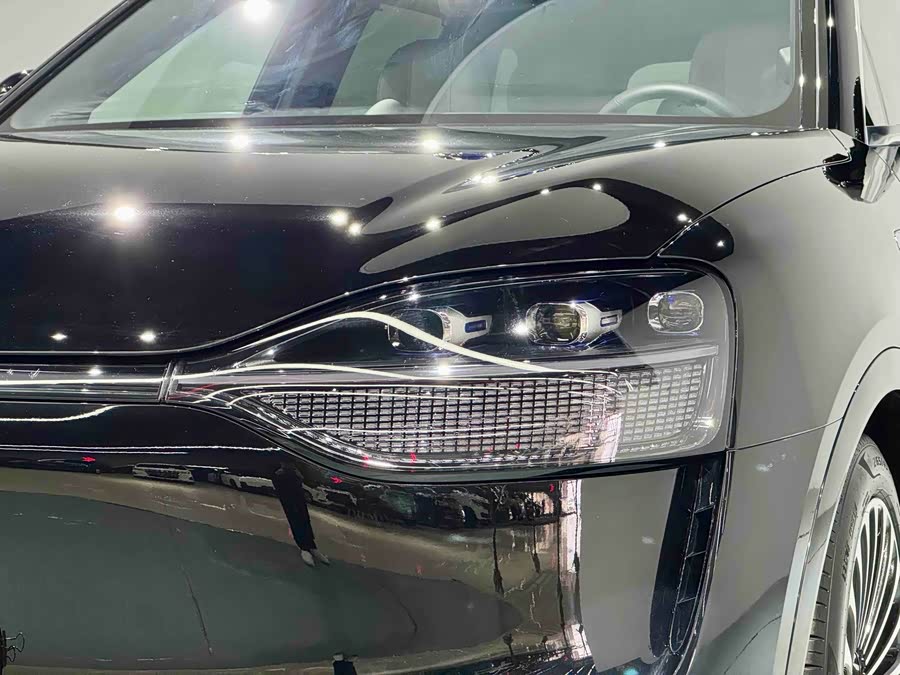 2025 car image #8