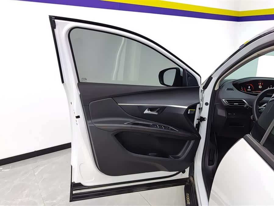 Peugeot 5008 2020 car image #8