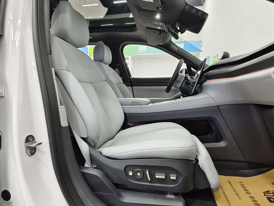 NIO ES8 2023 #8 NIO ES8 2023 car image #8