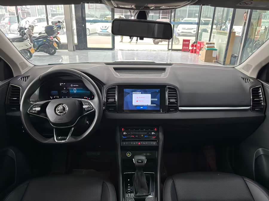 Skoda Karoq 2022 car image #8
