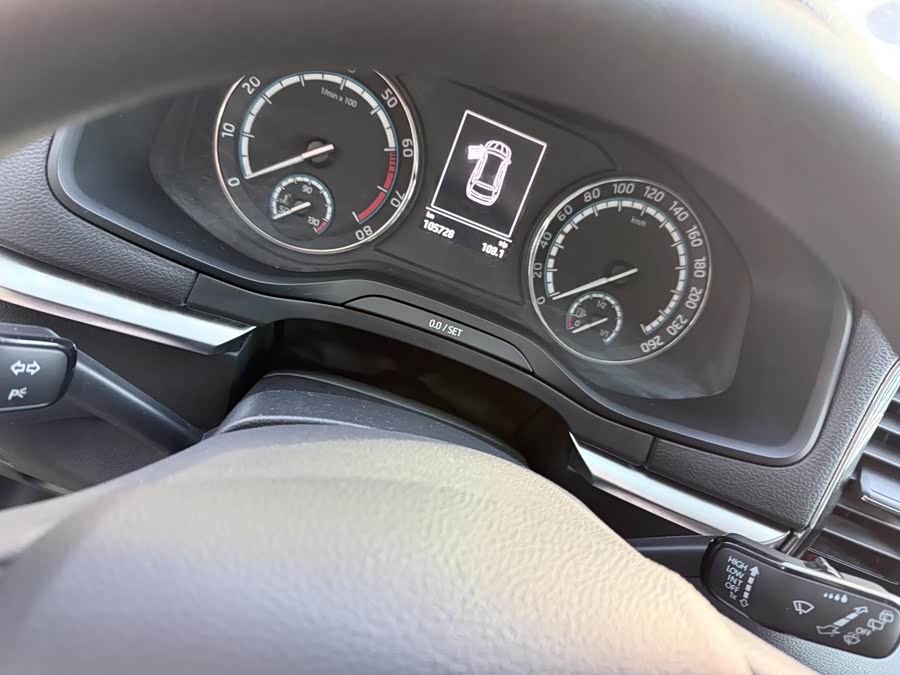 Skoda Karoq 2020 car image #8