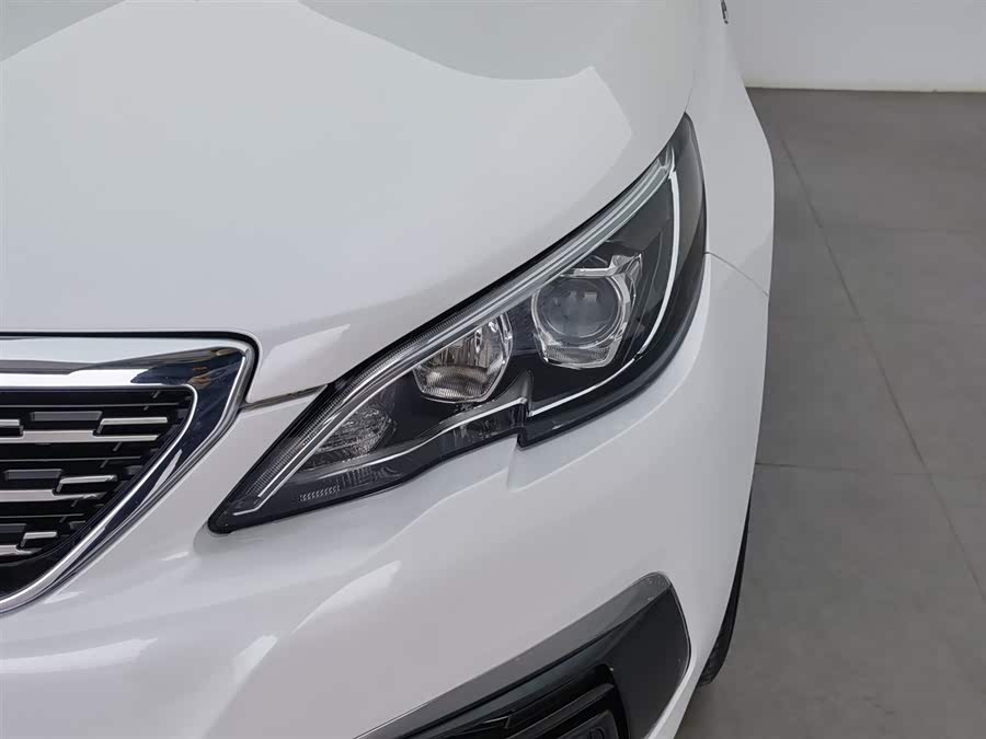 Peugeot 308 2018 car image #8