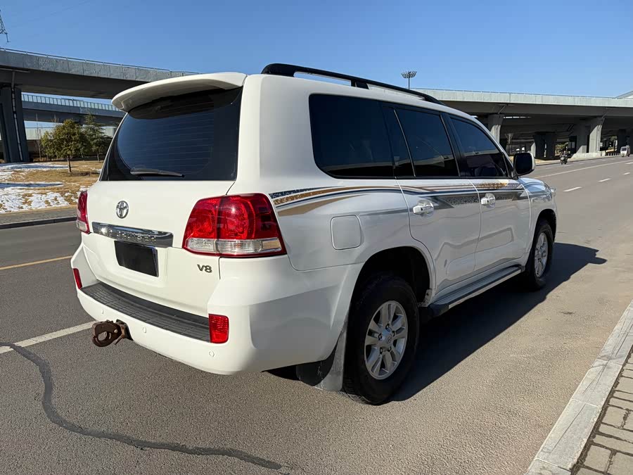 Toyota Land Cruiser 2011 immagine di auto #8