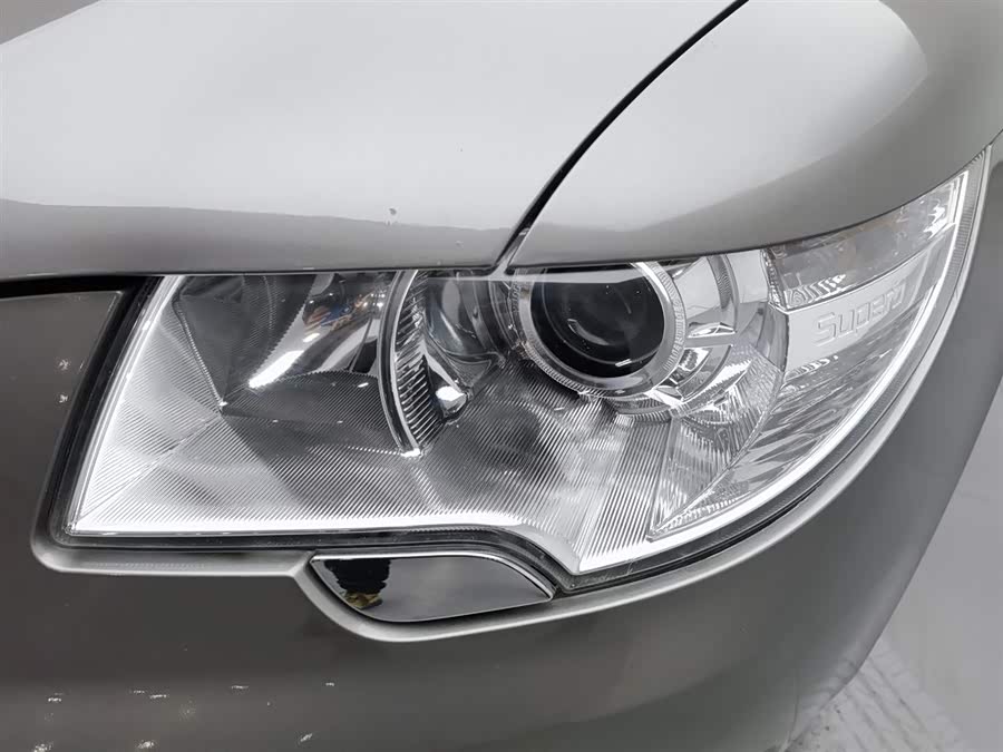 Skoda Superb 2011 imagem de carro #8