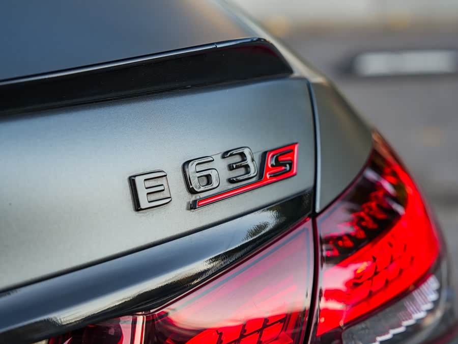 Mercedes-Benz E AMG 2021 صورة سيارة #8