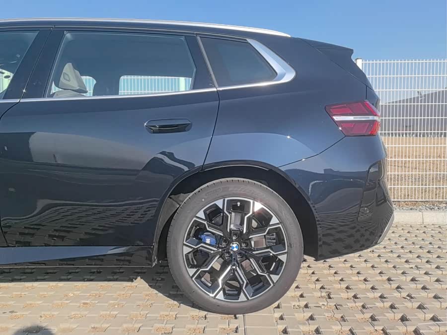 BMW X3 car image #8