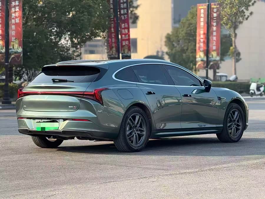 哪吒汽车 哪吒S猎装 2025 #8 哪吒汽车 哪吒S猎装 2025 汽车图片 #8