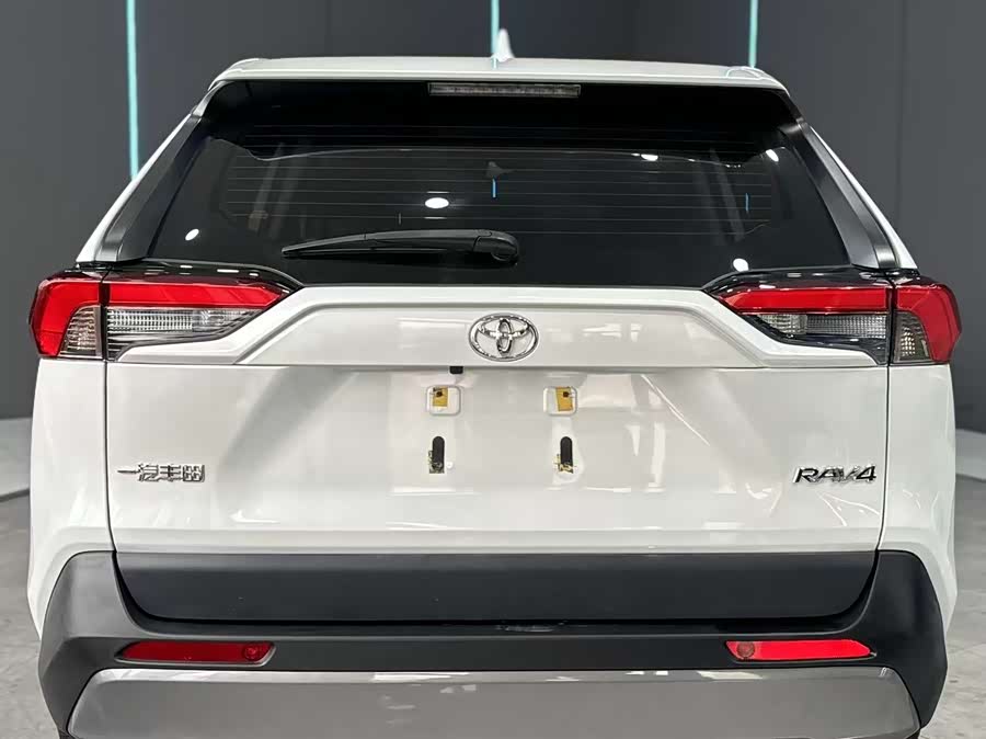 Toyota RAV4 2022 #8 Toyota RAV4 2022 car image #8
