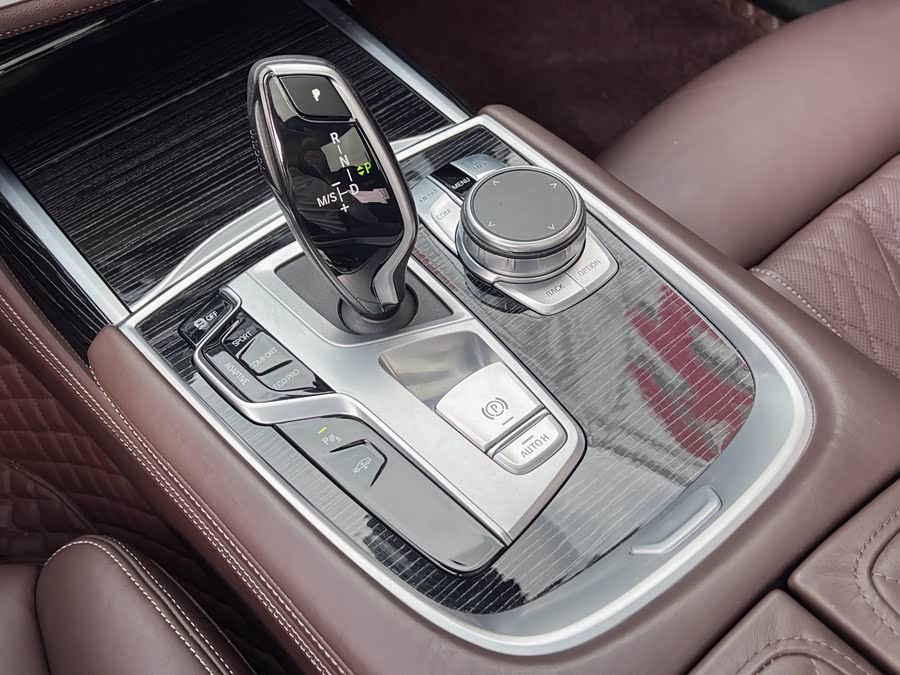BMW 7 Series 2022 car image #8