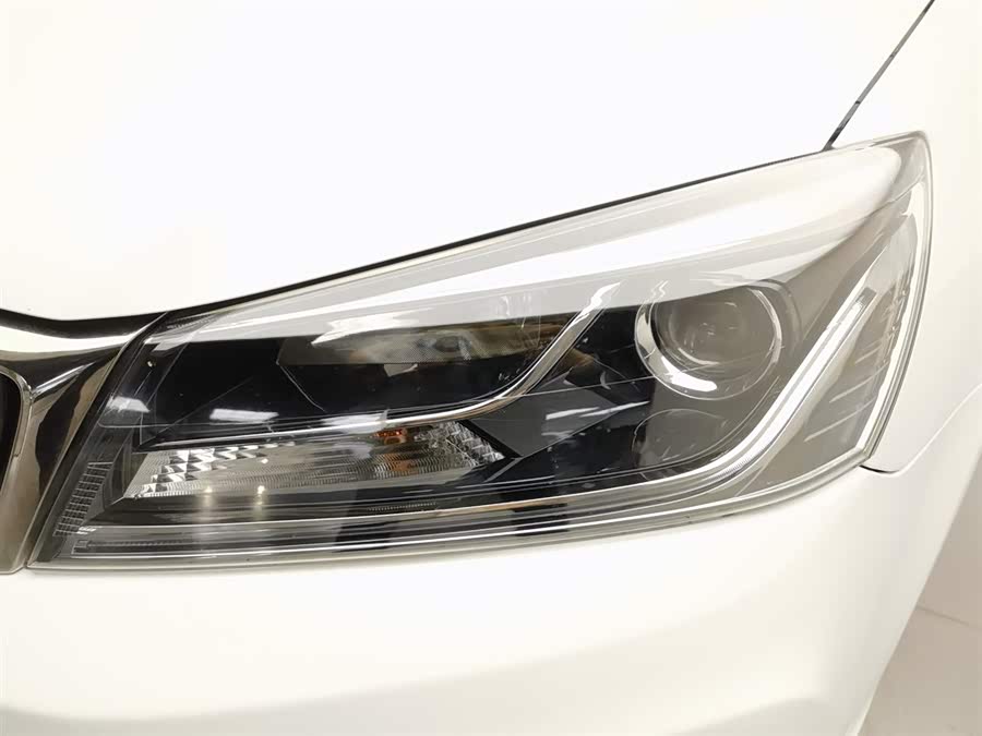 GEELY Emgrand 2018 car image #8