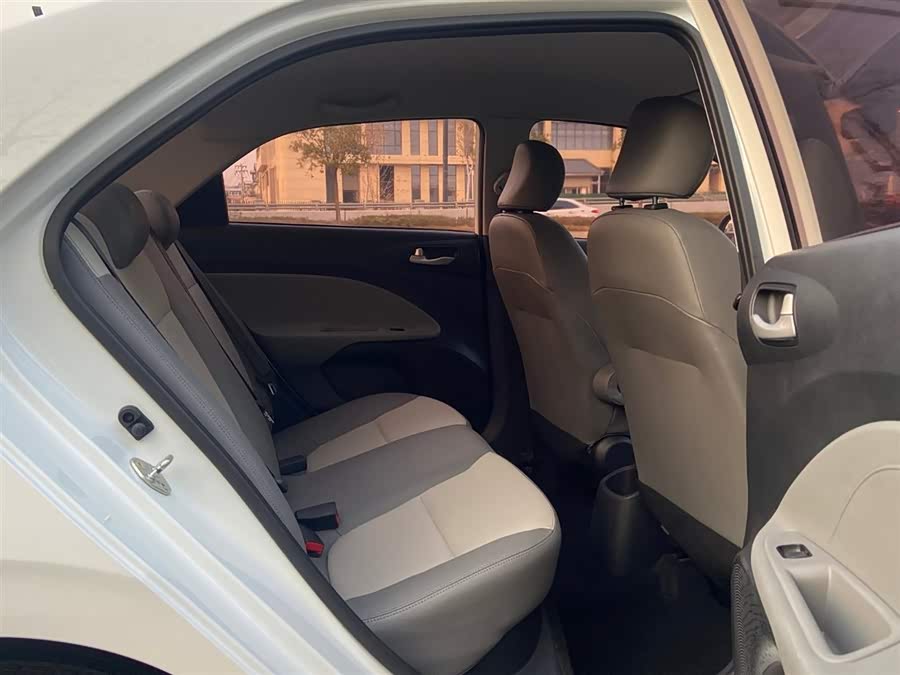 起亚 焕驰 2018 汽车图片 #8