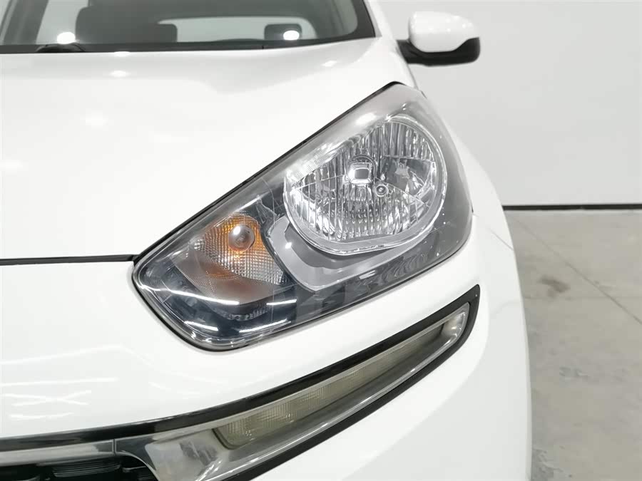 Kia Stonic 2016 car image #8