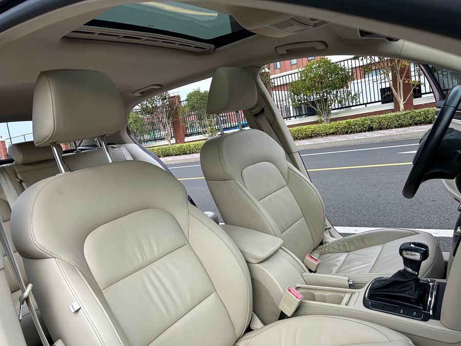 Skoda Superb 2012 immagine di auto #8