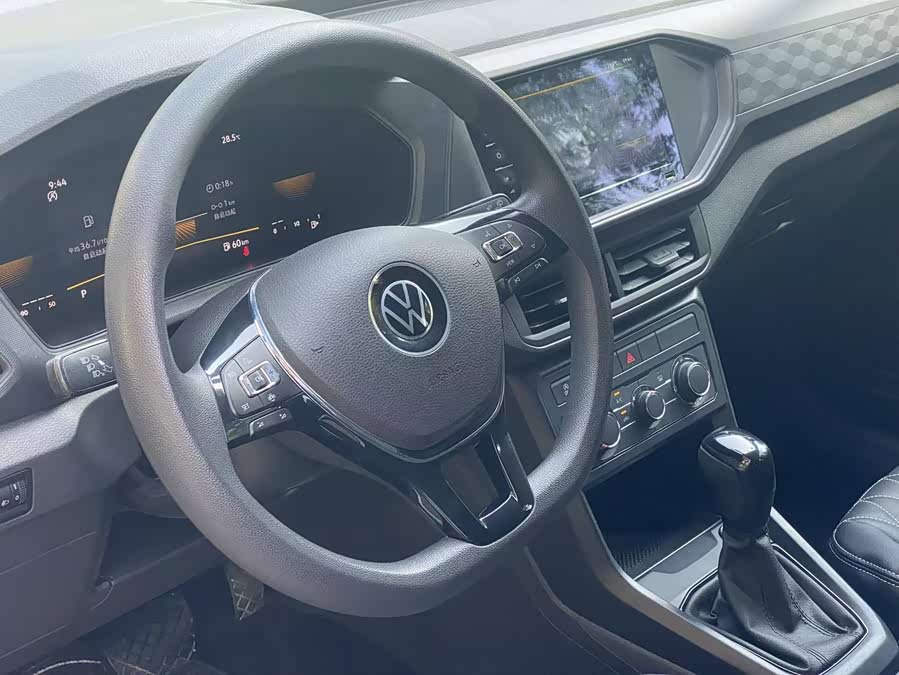 Volkswagen T-Cross 2023 car image #8