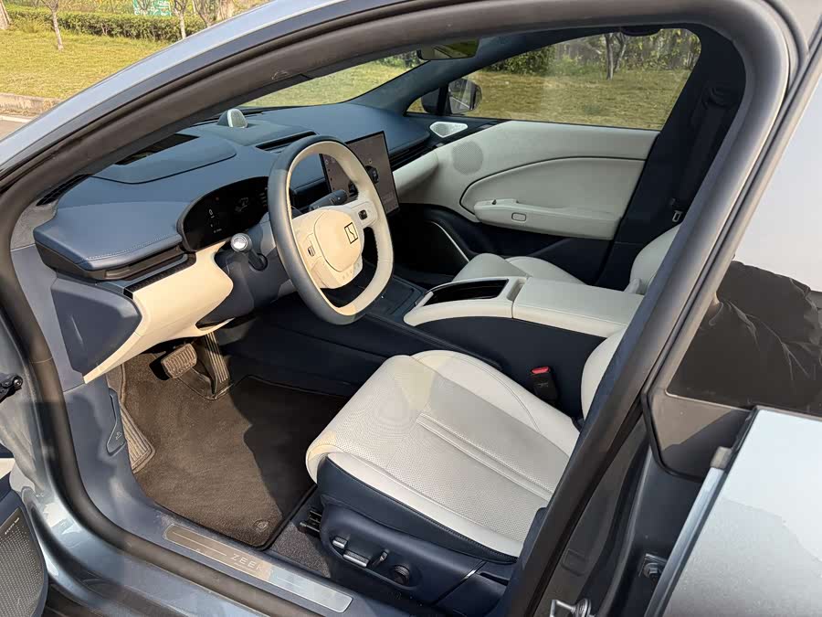 极氪 极氪007 2023 汽车图片 #8