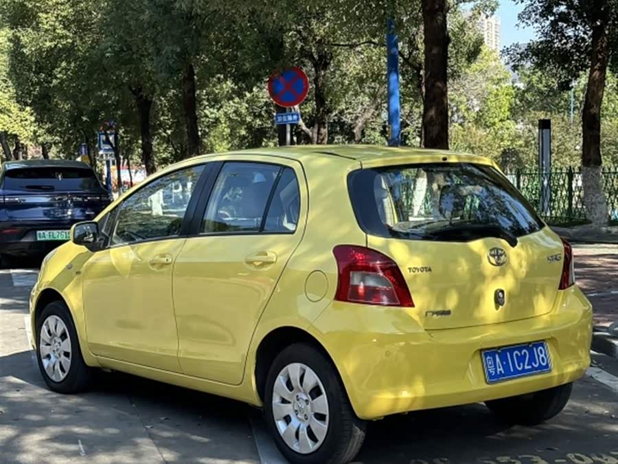 Toyota Yaris 2010 imagen de coche #8