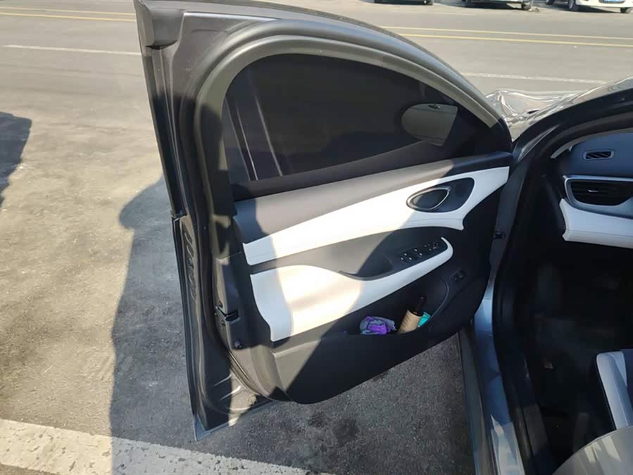 BYD Seal 05 DM-i 2025 car image #8