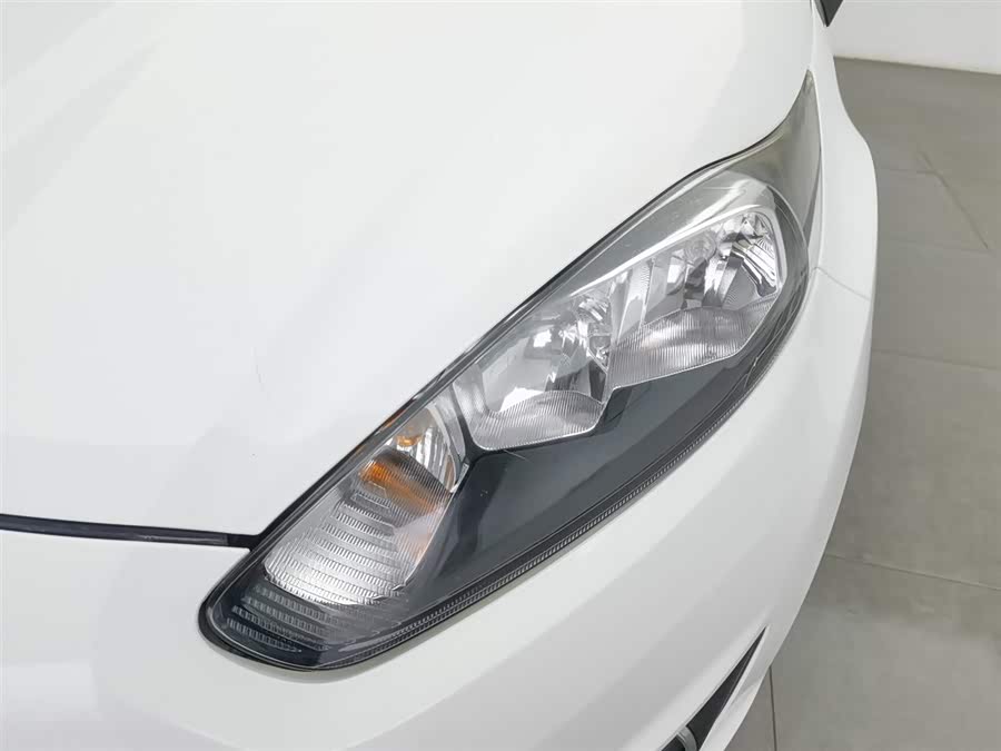 Ford Fiesta 2015 car image #8