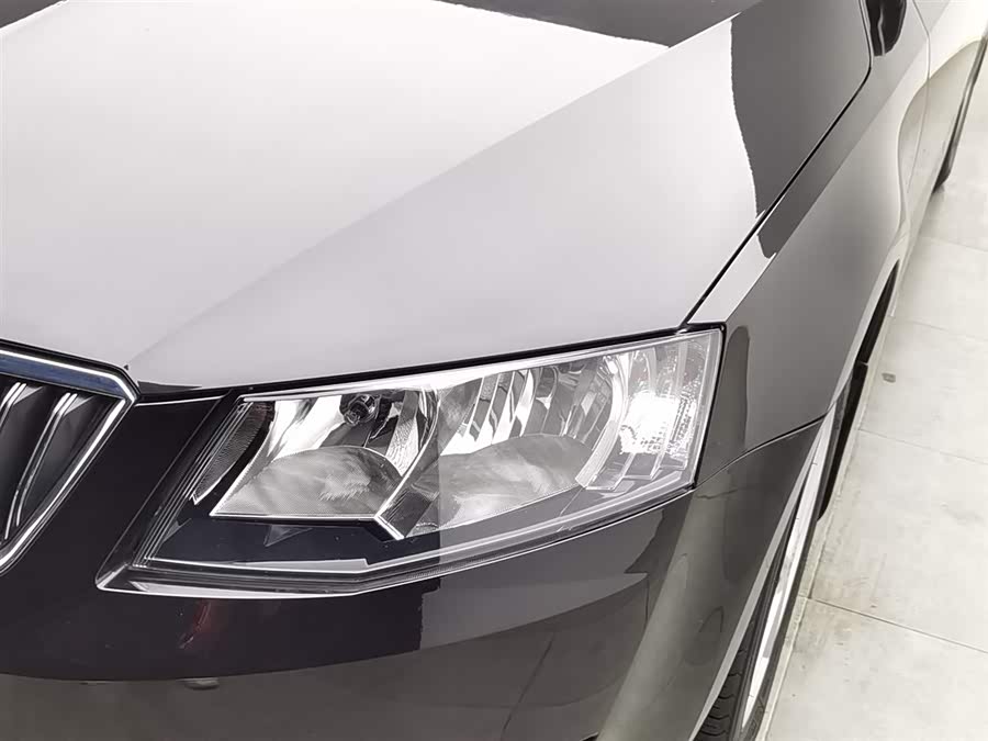 Skoda Octavia 2015 car image #8
