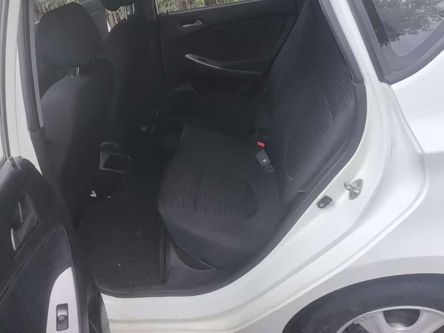 Mazda Reina Hatchback 2015 #8 Mazda Reina Hatchback 2015 car image #8