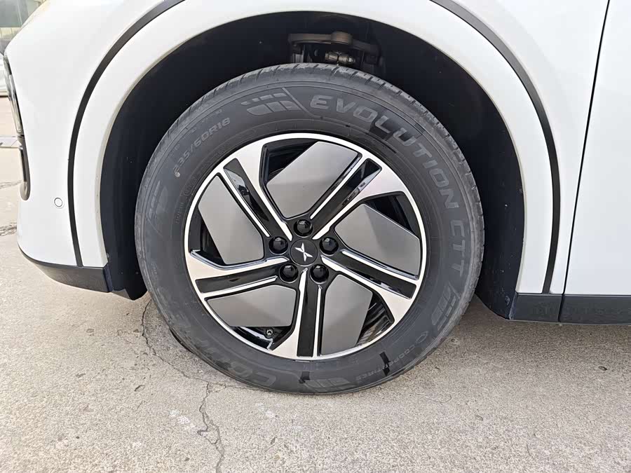 Xpeng G6 2024 صورة سيارة #8