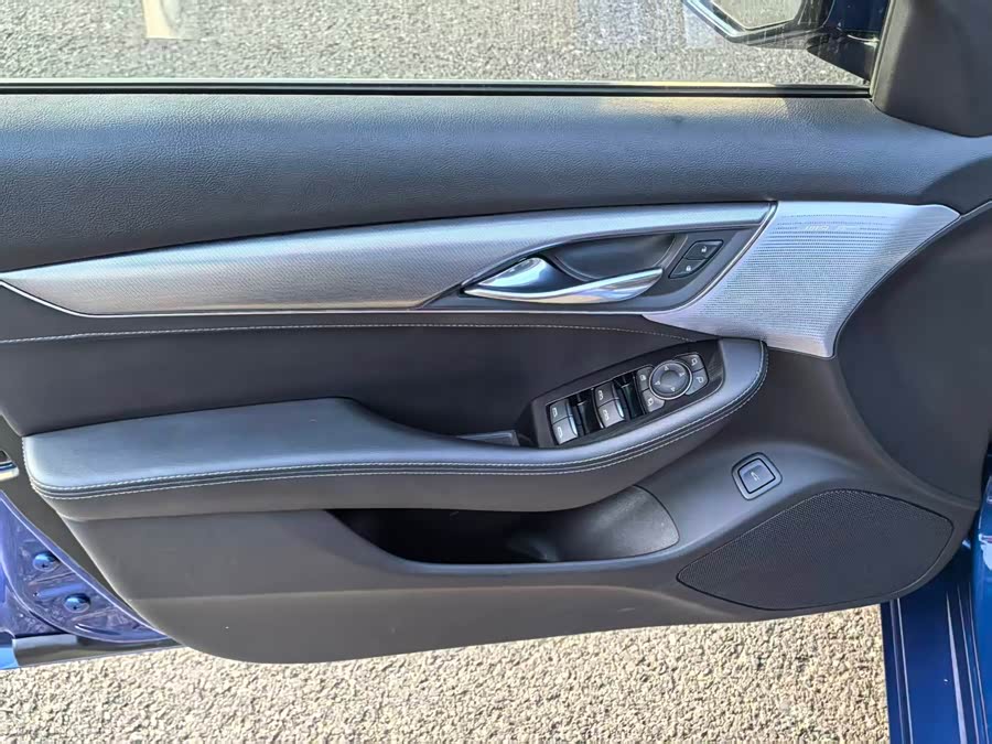 2021 car image #8