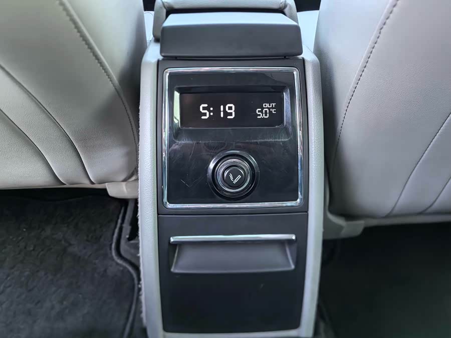 Skoda Superb 2012 imagem de carro #8