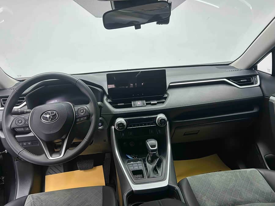 Toyota RAV4 2023 car image #8
