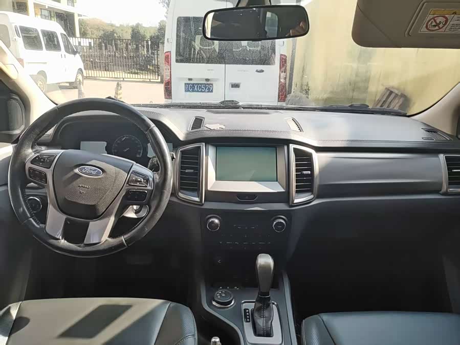 Ford Everest 2015 immagine di auto #8