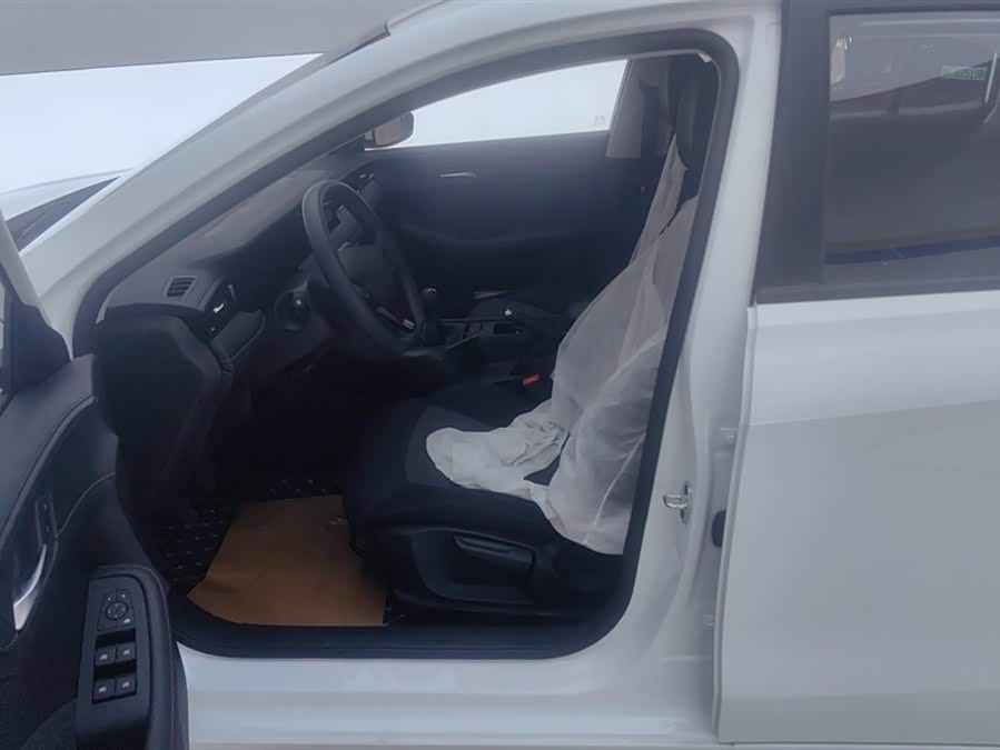Roewe i5 2025 car image #8