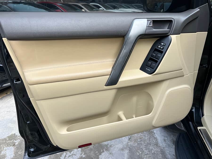 Toyota Land Cruiser Prado 2016 car image #8
