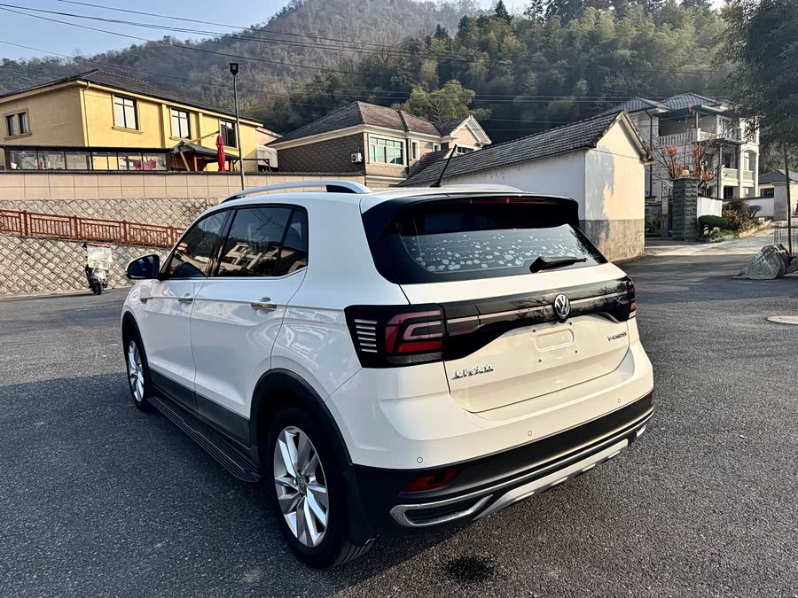 Volkswagen T-Cross 2019 #8 Volkswagen T-Cross 2019 car image #8