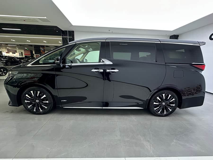 Toyota Alphard car image #8