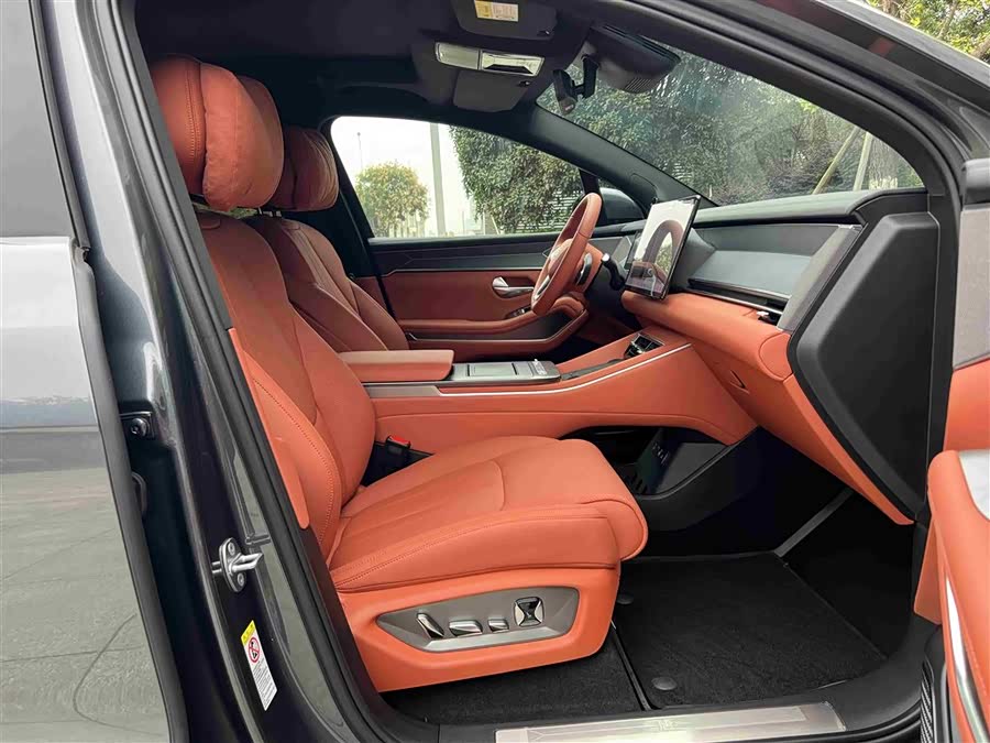 BYD Tang L 2025 immagine di auto #8